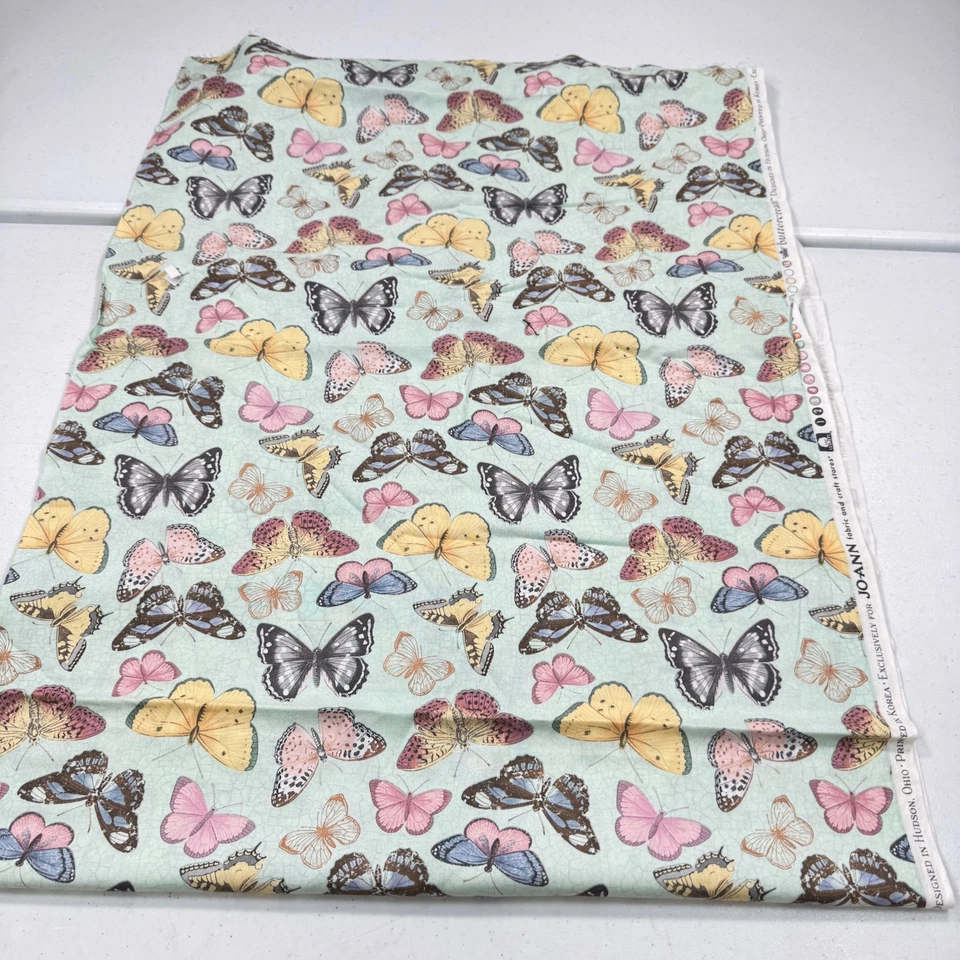 Joann Tela Azul Mariposa Crema Acolchado Algodón 44x60 1.6 yardas Foto 2 de 4