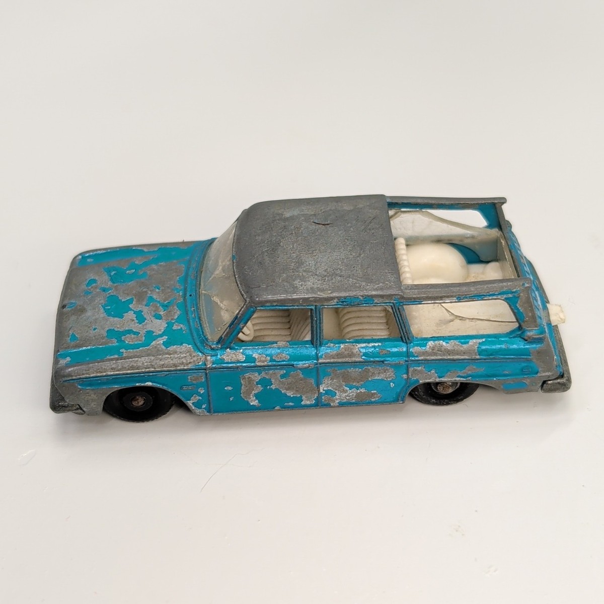 Vintage 1966 Lesney Matchbox No. 42 Studebaker Lark Wagonaire