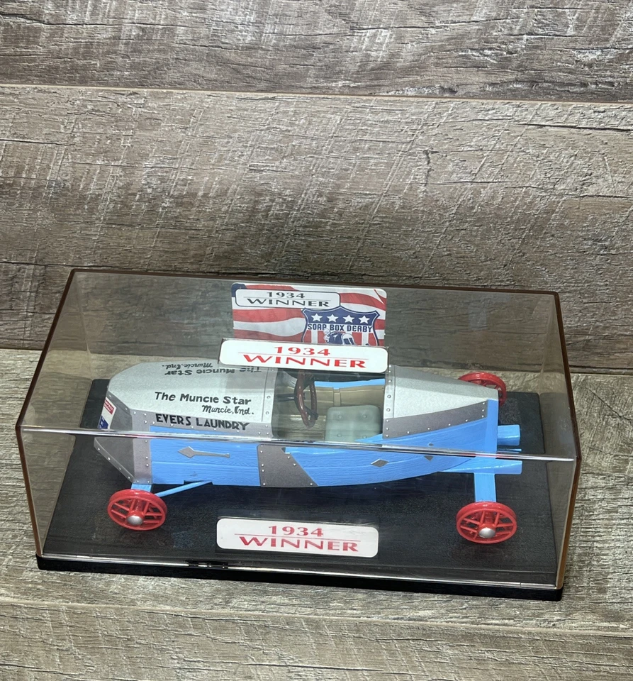 Vtg 1934 Soap Box Derby Winner Diecast The Muncie Star Muncie, Indiana w/ Case - Image 2 of 4