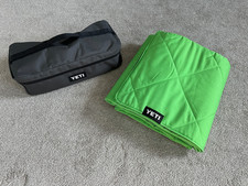 YETI Lowlands Blanket w/ Travel Bag Canopy Green NWOT Regular Size 