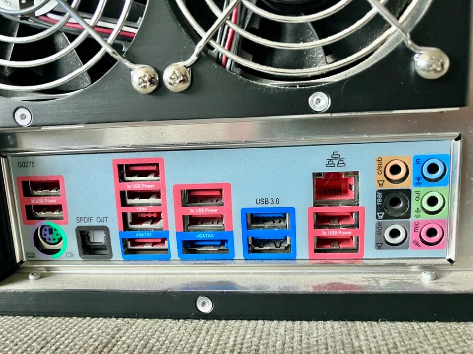 Custom Lian Li PC-C33 AMD Phenom II x4 955, 16GB de RAM, Radeon HD 5570 3.20GHz - Imagem 4 de 4