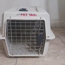 Petmate Pet Taxi Hard-Sided Plastic Dog Travel Crate Carrier w/ Metal Door, M