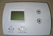 HONEYWELL TH3110D1008 PRO NON-PROGRAMMABLE DIGITAL THERMOSTAT WHITE