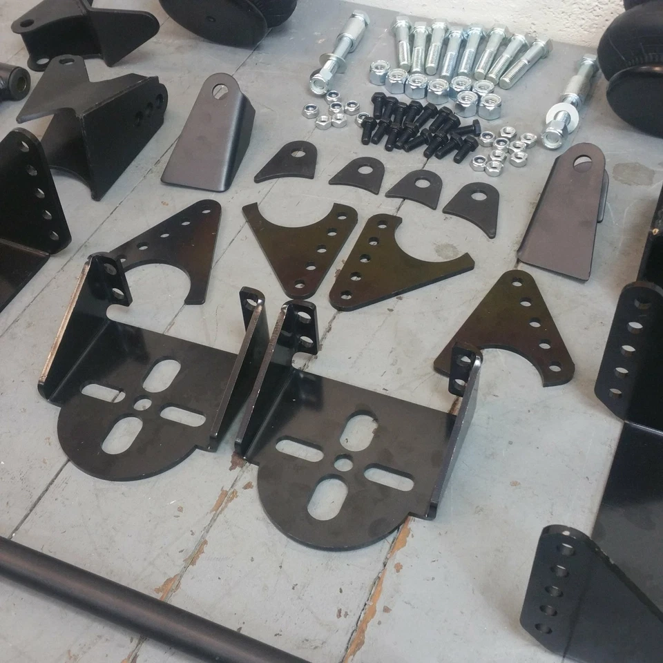 Kit de 4 eslabones de suspensión trasera para Ford 41-48 con 2600 lb. Bolsas y soportes Pro GT Foto 3 de 4