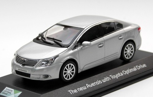 Toyota Avensis III Limousine Bj. 2008-2011, silbermetallic, Minichamps M. 1:43 - 第 1/3 張圖片