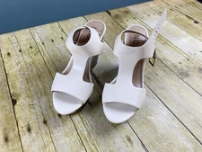 Women's Size 7M Wedge 4.5" Heel Sandel Neutral Color
