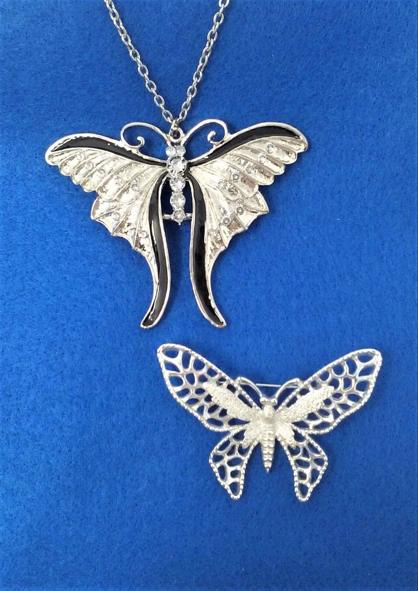 Keepsake Necklace Butterfly Necklace In Mamma Mia Lot Of 2: Large