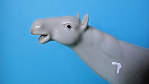 CHINESE EXPORT BLANC DE CHINE PORCELAIN HORSE FIGURINE - CHINA - Picture 10 of 12