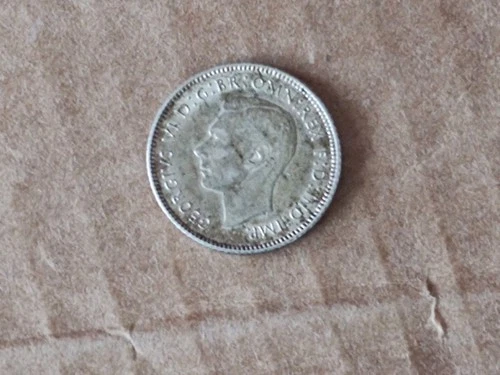 1942 Australia Sixpence — photo from another recent sale