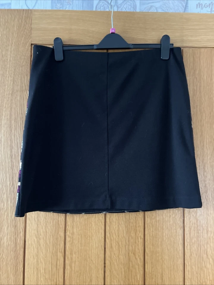 George Black Slip On Skirt Embroidered And Sequins Size 16 - Image 3 of 4