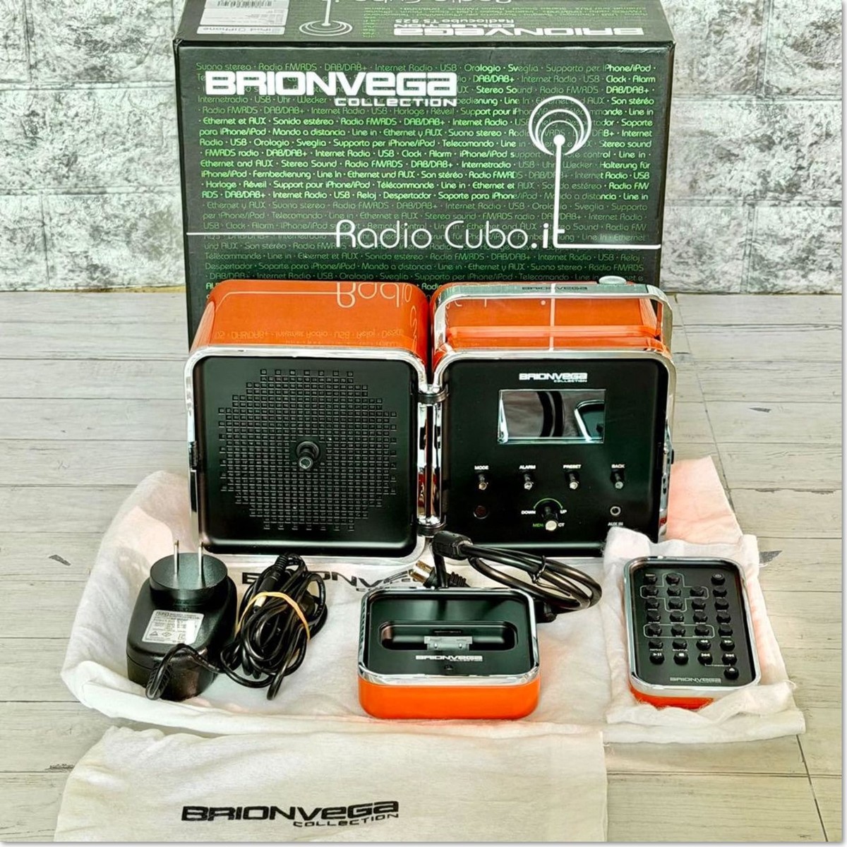 ラジオ・コンポ BRIONVEGA Radio Cubo TS525 BRIONVEGA Radio Cubo TS525 Vintage Design Internet Radio Speaker