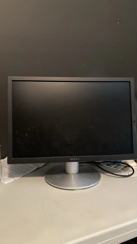 Sony SDM-P234/B 23" LCD Monitor in Great Shape! - Image 4 of 4