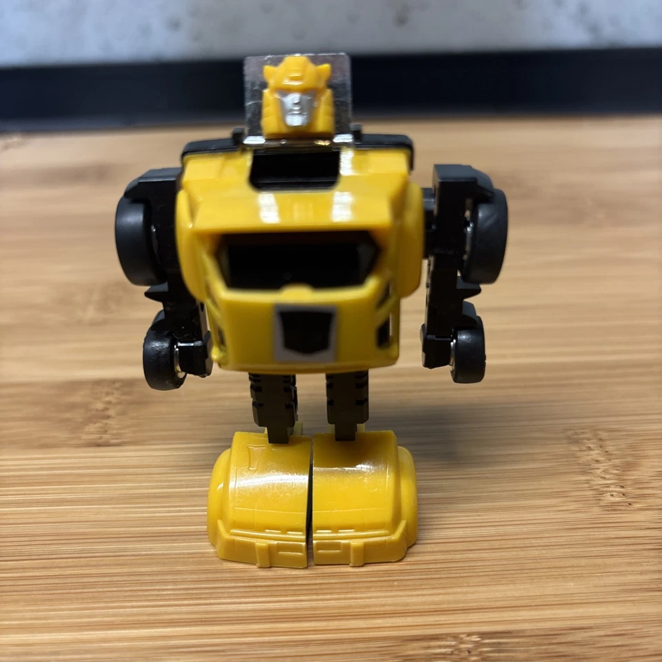 Cliffjumper 100% Complete YELLOW Vintage 1984 G1 Transformers Action Figure - Image 2 of 4