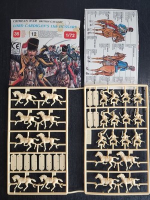 ESCI ERTL #215 BRITISH LORD CARDIGAN'S 11th HUSSARS CAVALRY SET OF 36 NO BOX