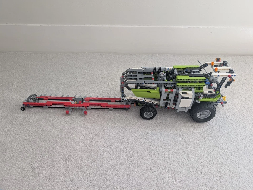 LEGO Technic 8274 Combine Harvester, photo 3 of 5