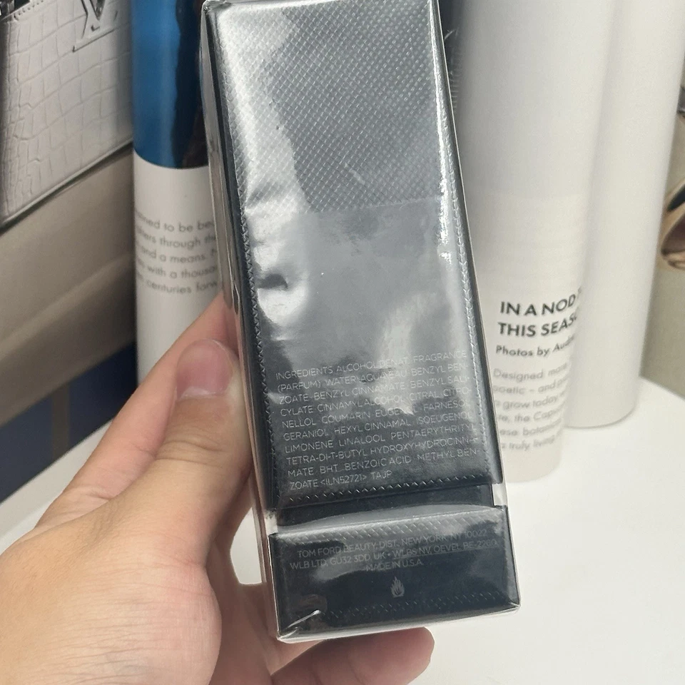 Tom Ford 黑色 LACQUER 香水淡香水 - 尺寸 1.7 盎司。 / 50 毫升全新带盒密封 — 第 2/3 张图片