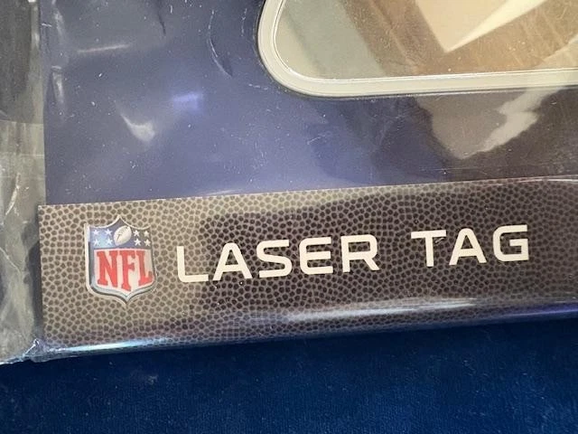 西雅图海鹰队 NFL 激光标签耐用亚克力镜面球迷车牌 - 全新 — 第 3/4 张图片