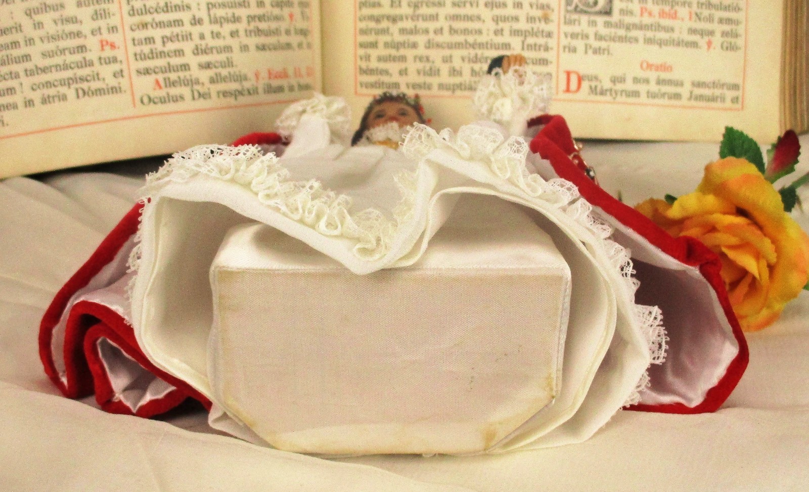 Figurine Statue Wax Little Infant of Prague Santo Nino Doll Collector