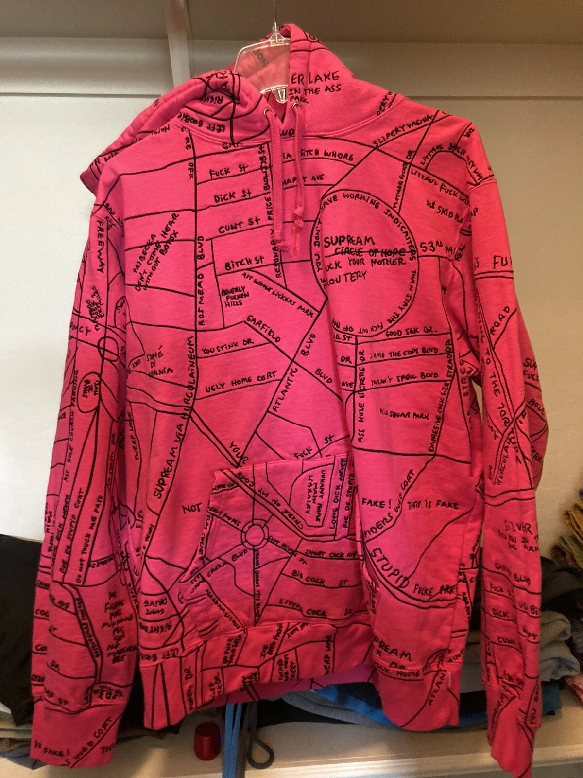 Supreme « SWEAT SHIRT À CAPUCHE BRODÉ GONZ » couleur MAGENTA taille GRANDE