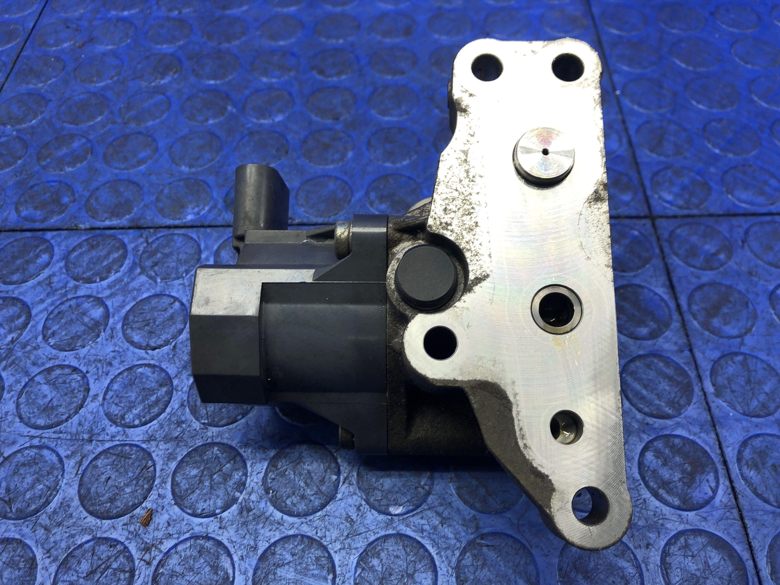 2014-2019 BMW I8 OEM 1.5L AUTOMATIC TRANSMISSION GEARBOX FLUID PUMP 8606065