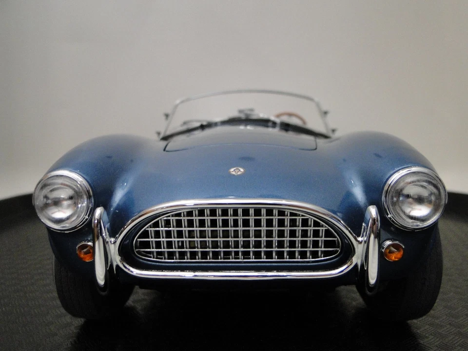 Ford Race Car Clásico Construido a Medida Metal Modelo Concepto Hot Rod Sports 1:12 GT Foto 2 de 4