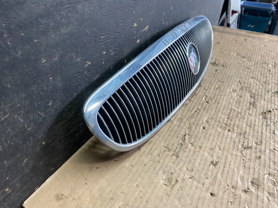 1997 年至 2002 年别克 Century Front Upper Grill 原始设备制造商 S5800 DG — 第 3/4 张图片