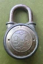 VTG 9-9 Made In U.S.A. Small Padlock Missing Key 2" Tall Round Silver Tone