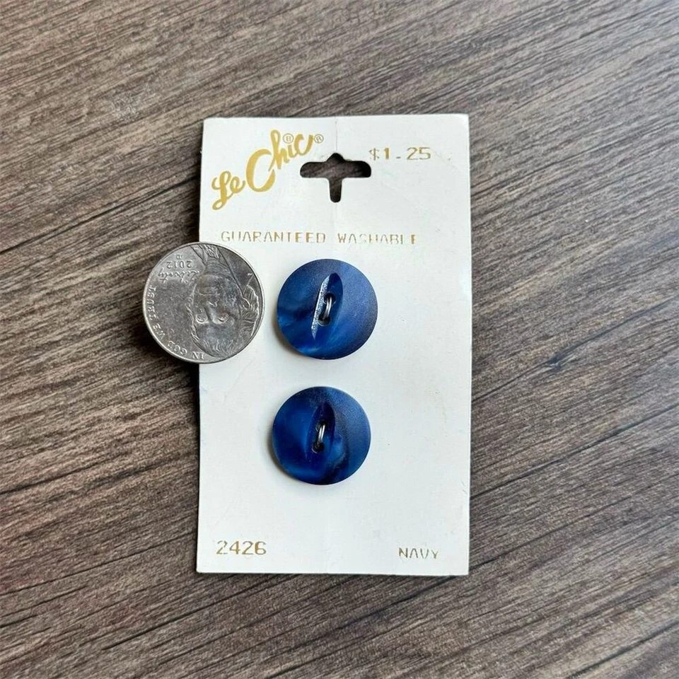 NEW 1950s Vintage Le Chic Buttons on Card Navy Blue Flat 2 Pc 3/4" Round 2 Hole - Image 2 of 3
