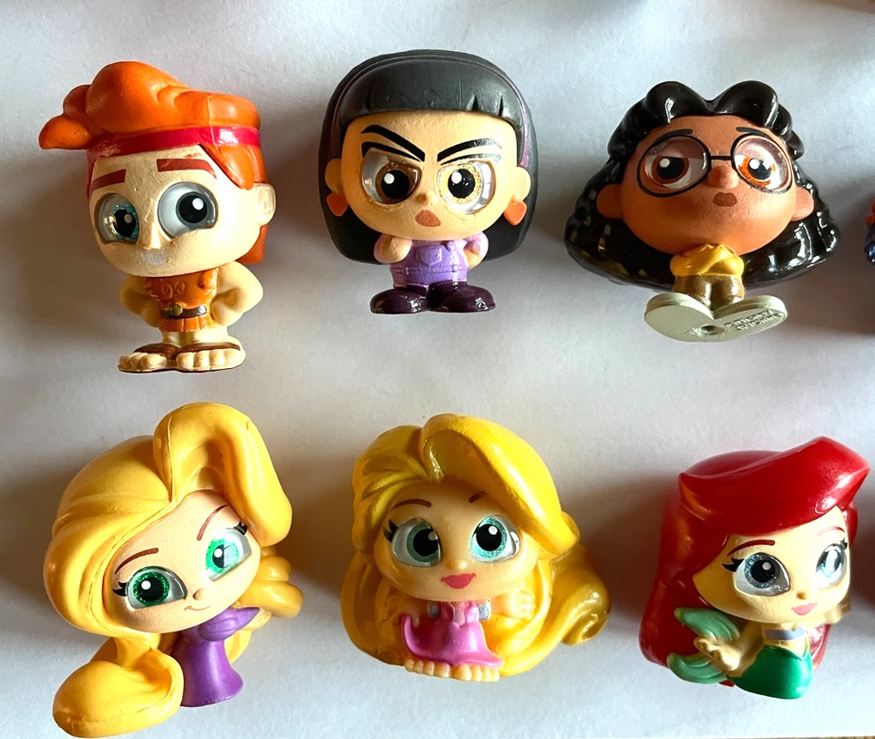 Disney Doorables Lot of 30 Figures and Purple Ultimate Collector's Carrying Case - Image 4 of 4