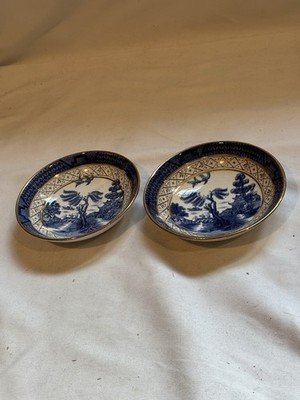 2 Booth s Real Old Willow Berry Bowls. 1  Tall x 5  Diameter.