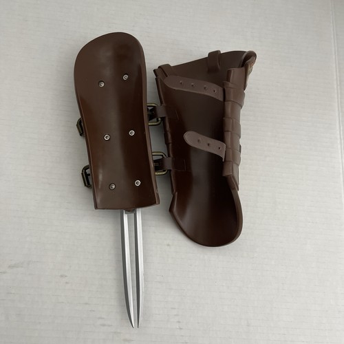 Assassins Creed Origins Bracer With Hidden Blade - Picture 2 of 14