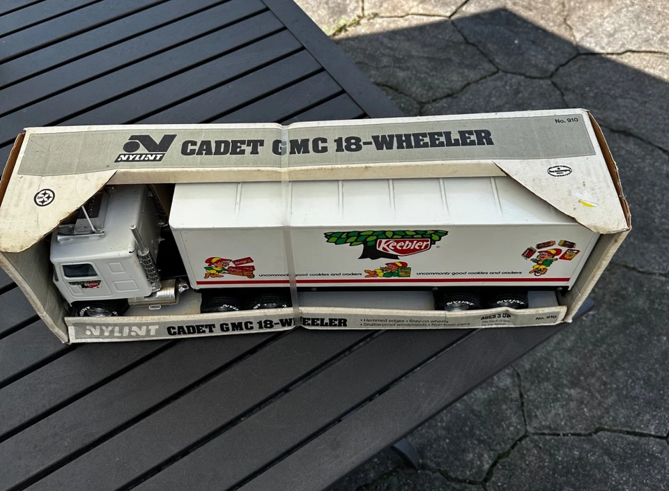 NYLINT Cadet Keebler 18 Wheeler GMC Truck 1980s Steel Toy w/ Box Vintage USA - Image 2 of 4