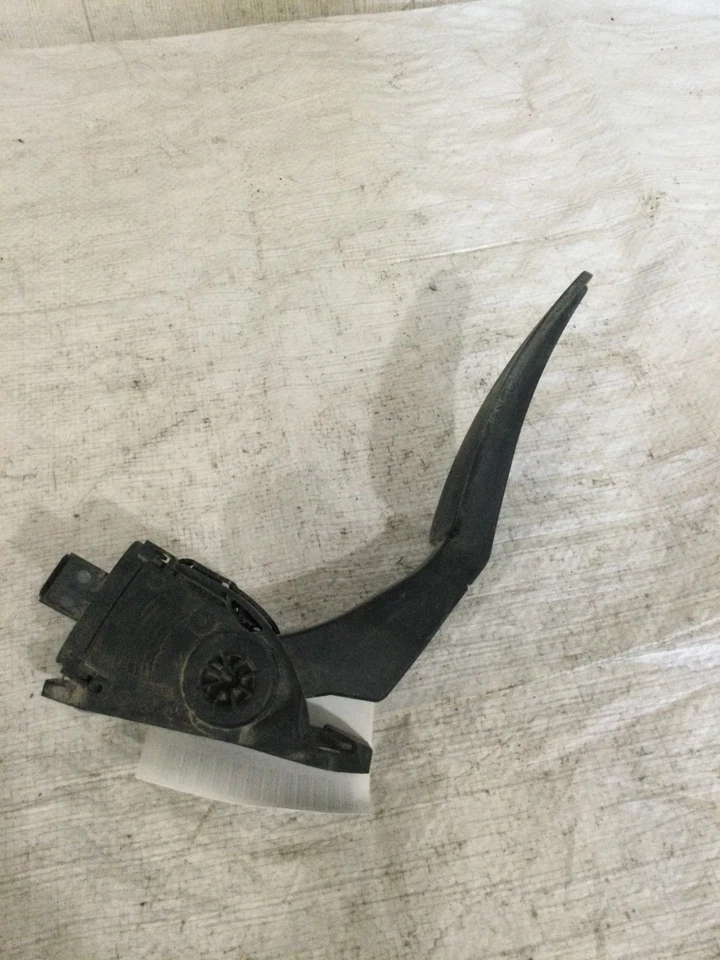 Dodge Ram 1500 2013 pedal acelerador OEM 53034160AD Foto 3 de 4