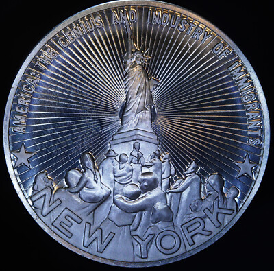 1974 NEW YORK Statue of Liberty Franklin Mint 925 Silver art bar