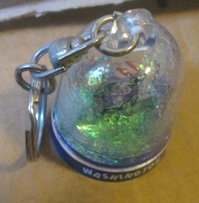 Mini snow globe keychain top
