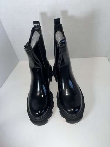 Dream Pairs Black Slip On Boots Size 7.5