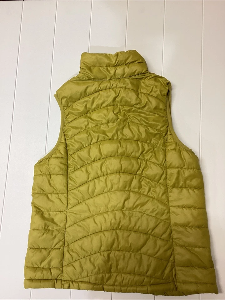 Colete acolchoado feminino Old Navy amarelo mostarda tamanho M - Imagem 3 de 4