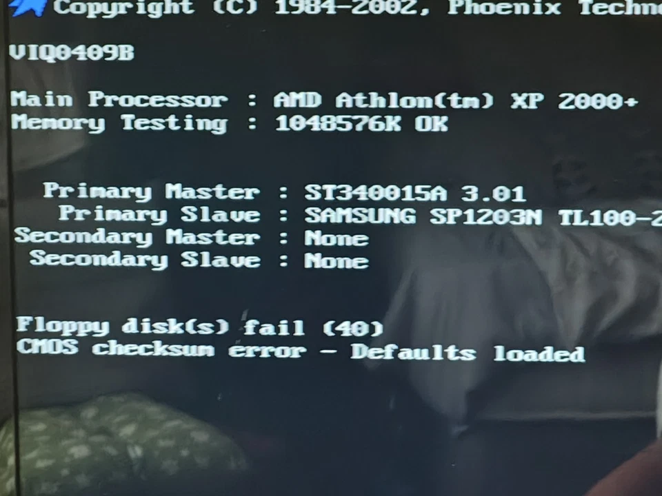 Vintage PC Desktop AMD Athlon XP 2000 1GB RAM - Image 4 of 4
