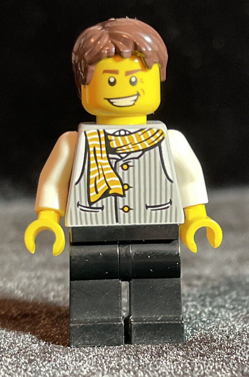 LEGO Minifigure (fus001) Town Master Fusion w/ Scarf - Set 21204