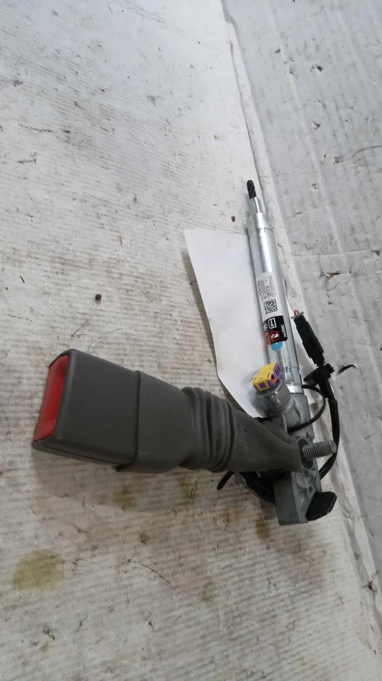 Used Front Right Seat Belt Front fits: 2021 Chevrolet Express 2500 van passenger - Изображение 2 из 4