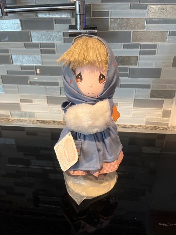 Precious Moments Plush Applause Birthday Month February Valentine with Stand