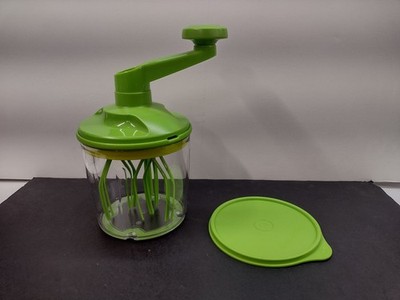 Tupperware 6192D-1 Whip n Mix hand crank whipper/whisker with lid  slighty used
