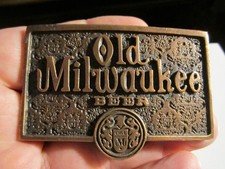 VINTAGE OLD MILWAUKEE BEER BELT BUCKLE HEAVY- GW-16