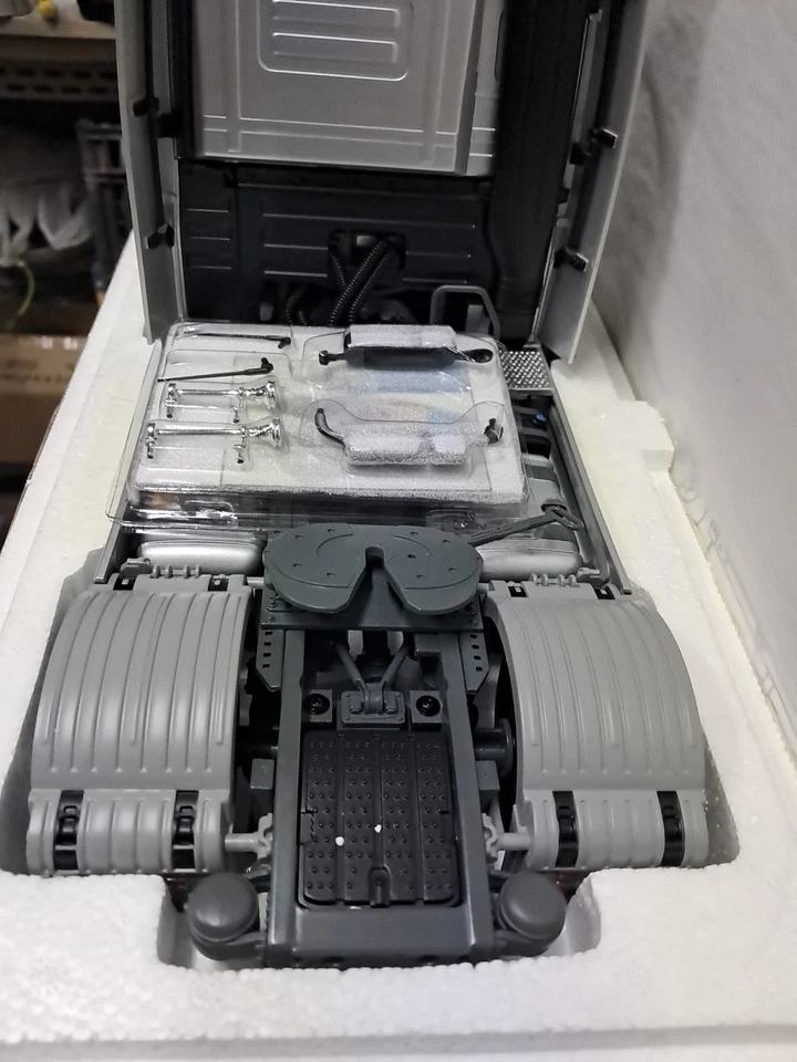 Eligor Mercedes Benz Actros V8 2008 1/18 - Immagine 3 di 4