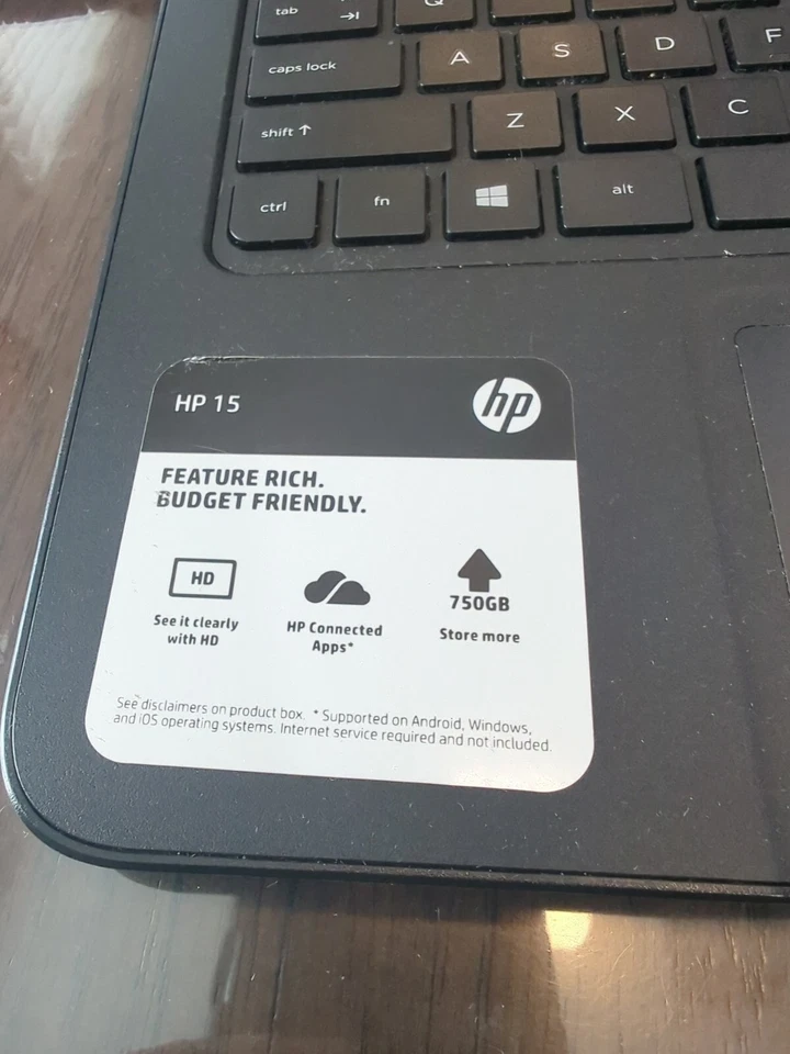 Portátil HP 15, pantalla de 15,6 pulgadas, gris, predeterminado de fábrica Foto 3 de 4