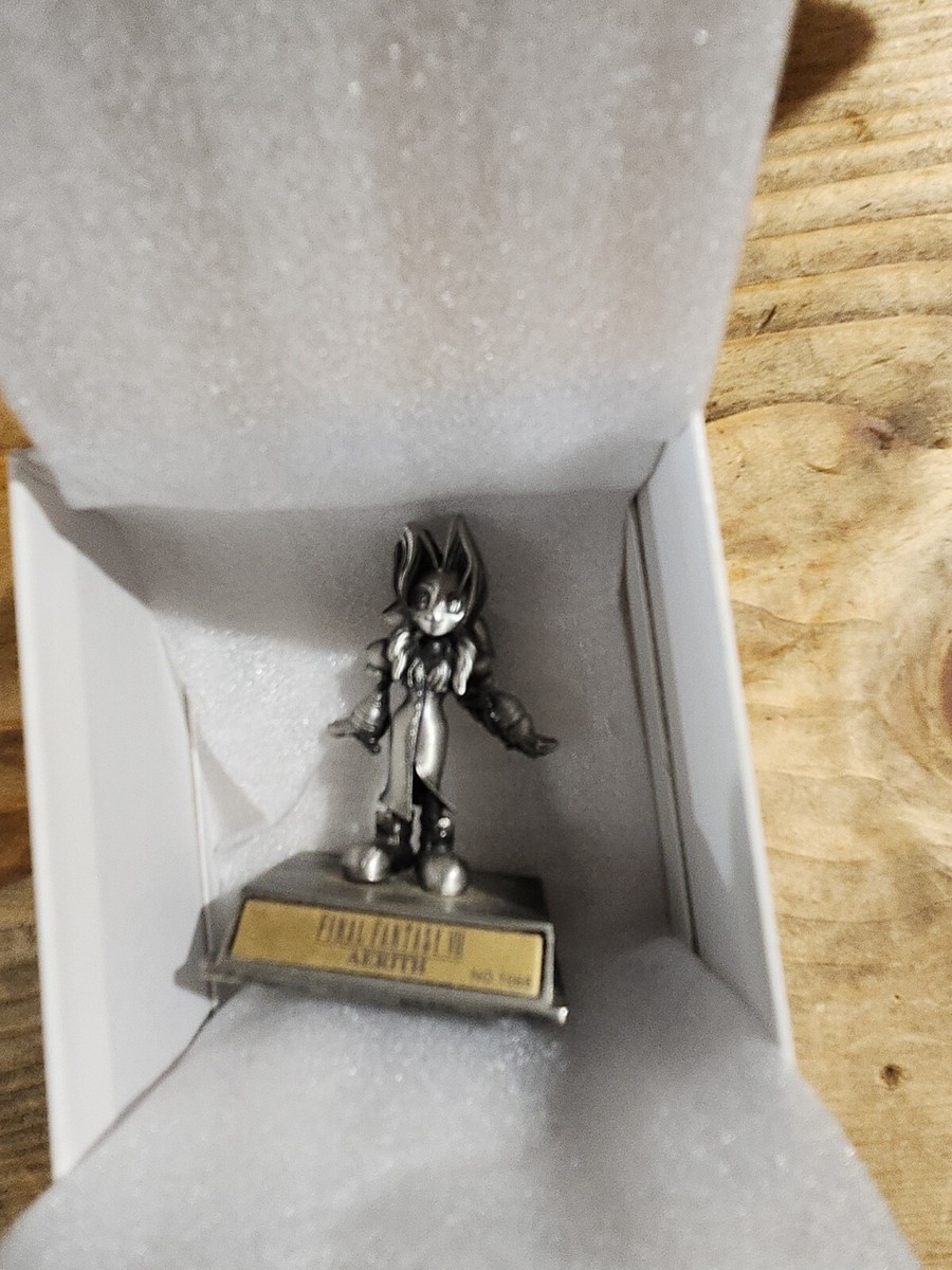 Final Fantasy FF 7 Ⅶ Chrome Figure AERITH Limited Rare Final Fantasy FF 7 Ⅶ Chrome Figure AERITH Limited Rare