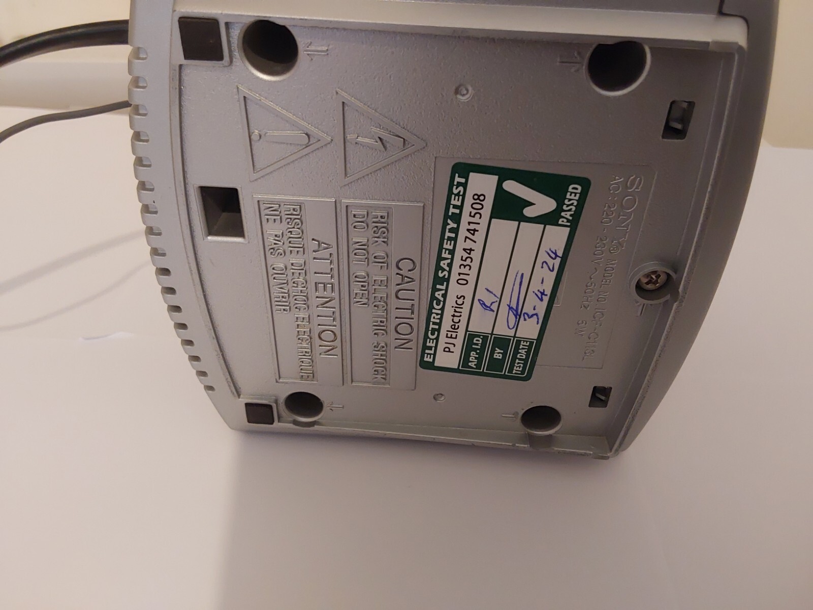 Sony ICFC113L Dream Machine 3 Band Radio FM LW MW Mains Bedside Alarm