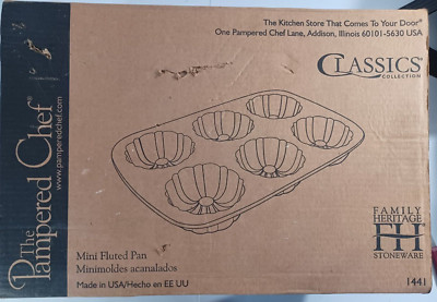 Pampered Chef Classic Stoneware Mini Fluted Bundt Cake Pan #1441 NIB