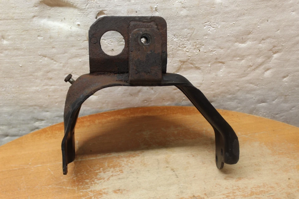 99-02 Chevy Cavalier Engine Mount Bracket Assembly 2. 2L Auto & Manual Trans. - Image 2 of 4