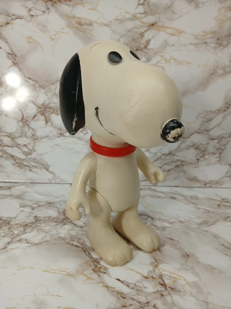 Peanuts Cartoon & TV Character Action Figures Snoopy 1960-1969